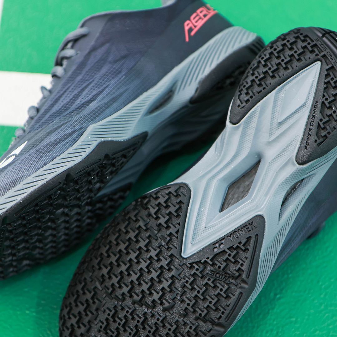 Yonex Aerus Z2 Wide Court Shoe (Dark Gray)