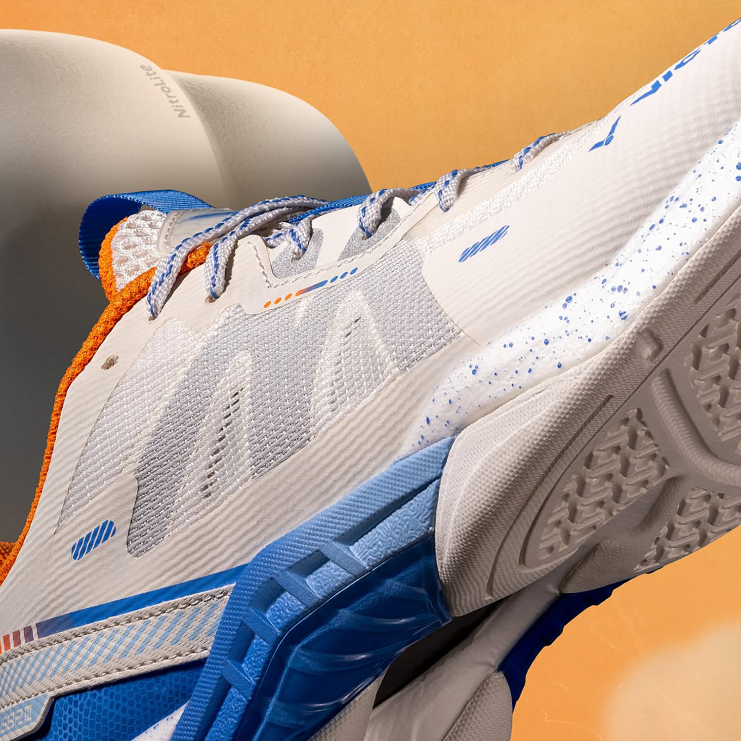 Victor S82III NitroLite Court Shoe S82IIINL-L (Moonlight White Victor S82III NitroLite Court Shoe S82IIINL-L (Moonlight White