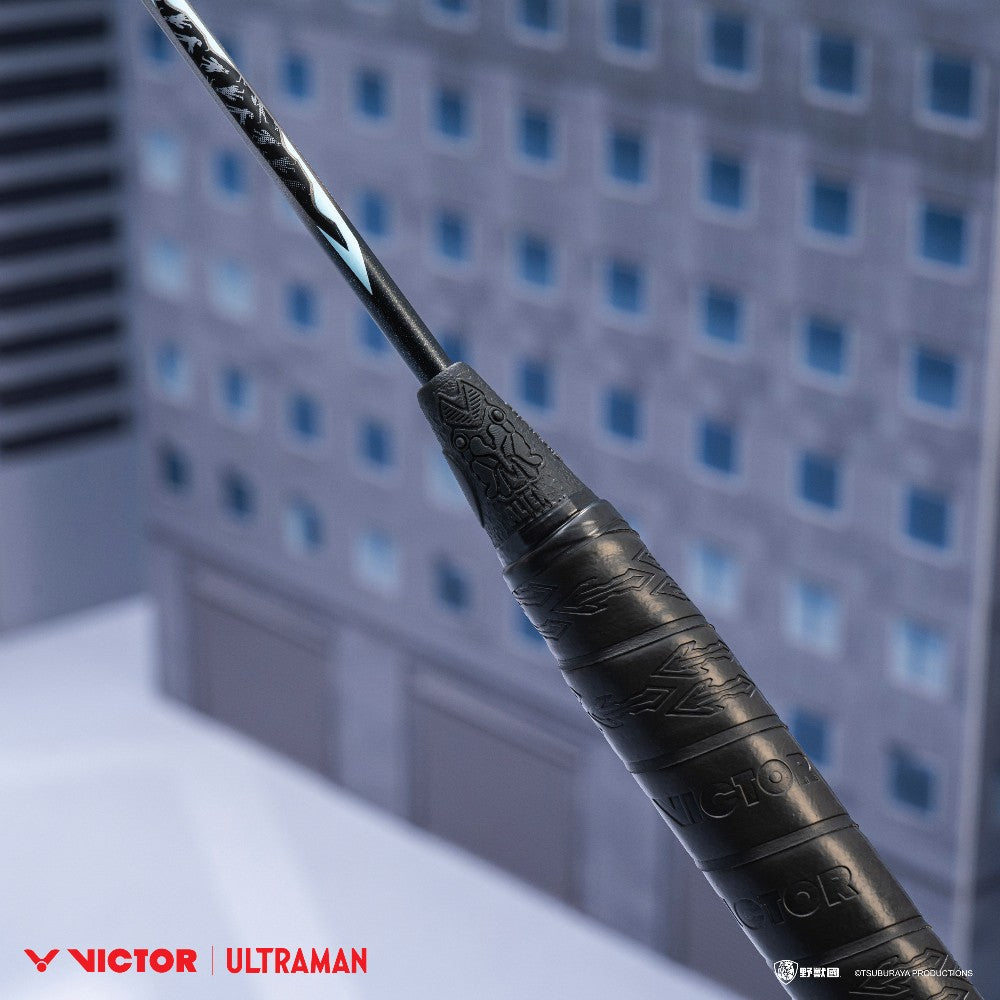 Victor x Ultraman AuraSpeed Alien Baltan Racket ARS-ALIENBALTAN-S (Glossy Silver) Grip Cap View