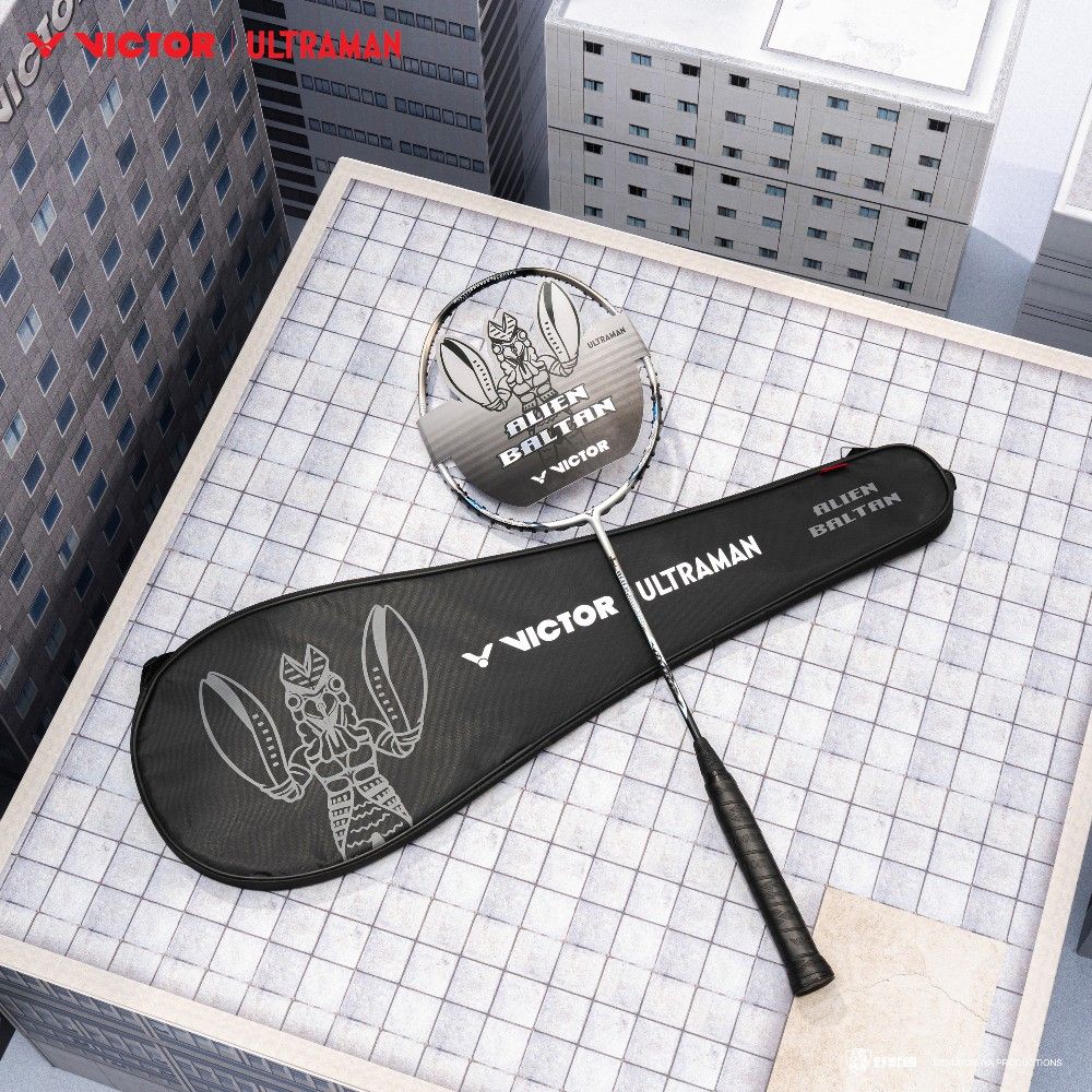 Victor x Ultraman AuraSpeed Alien Baltan Racket ARS-ALIENBALTAN-S (Glossy Silver) Racket and Cover Front View