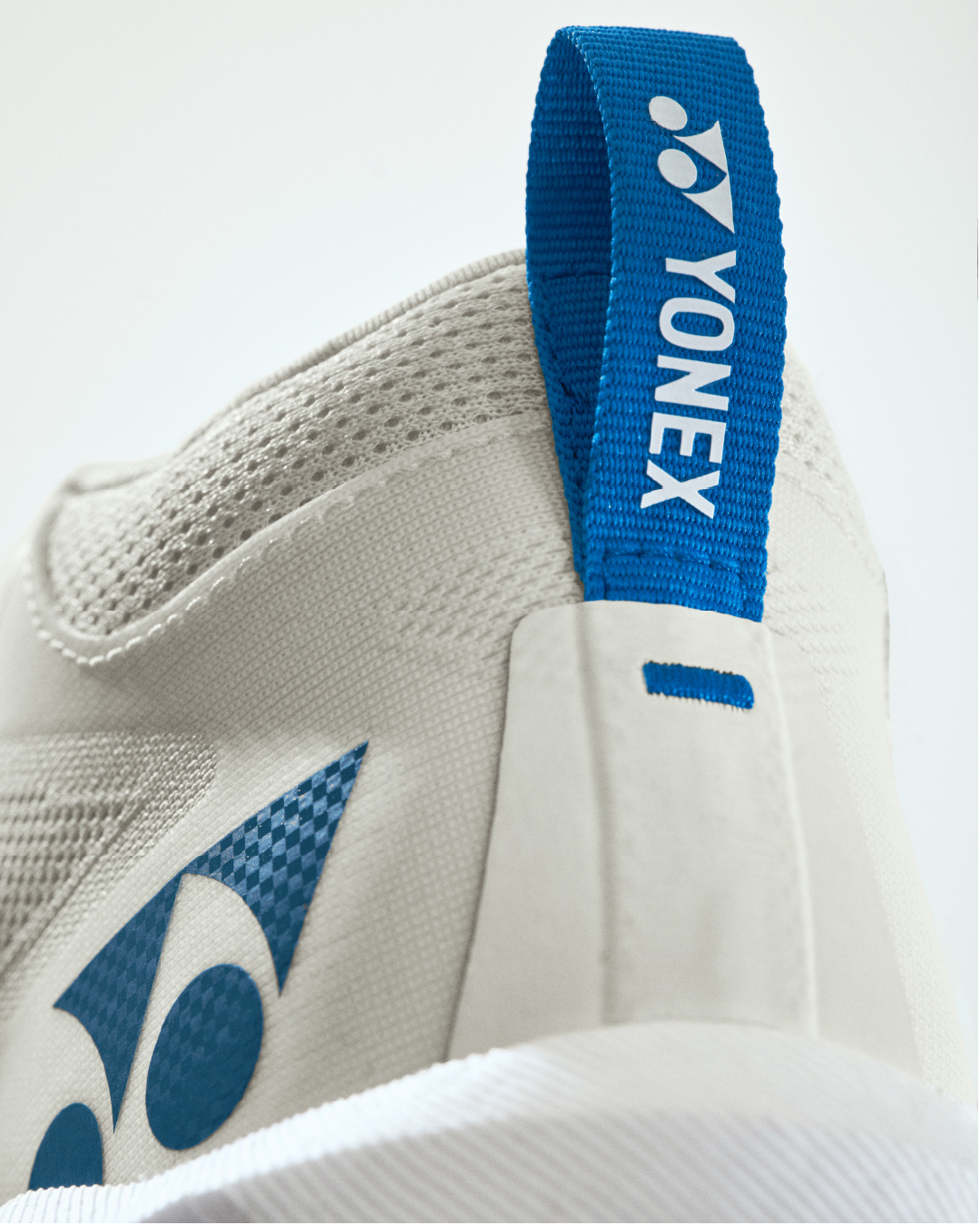 Yonex GRPHT THRTTL Men's Shoe (Natural)