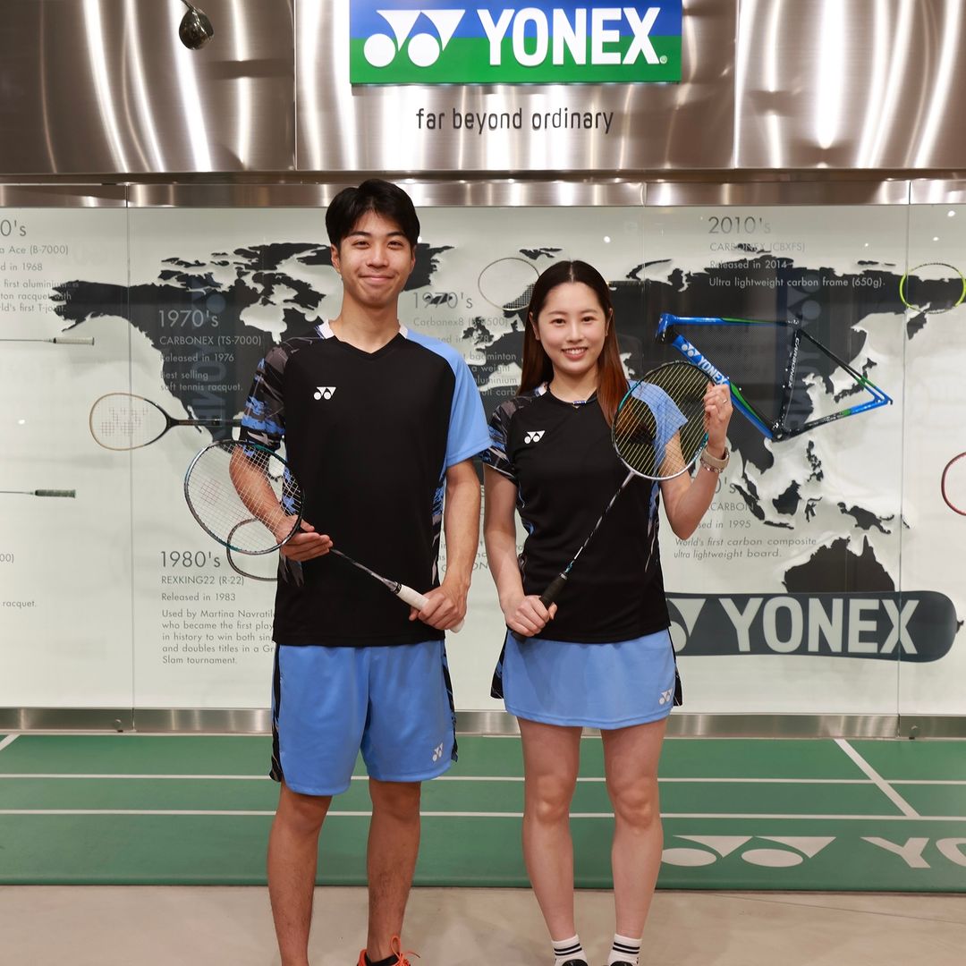 Yonex Astrox 88 S Pro (Silver/Black) Male and Female models with Racket
