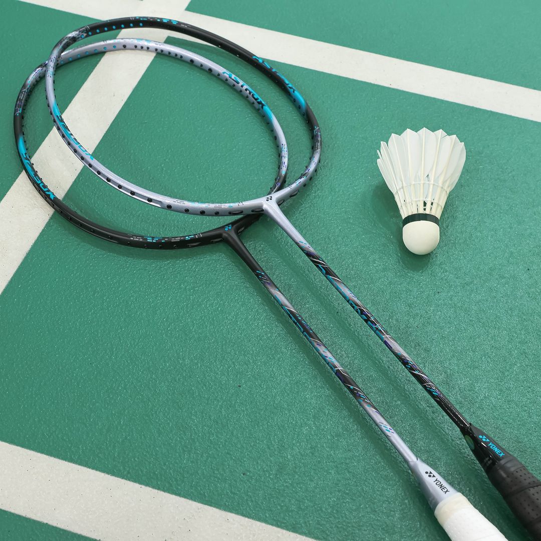 Yonex Astrox 88 S Pro (Silver/Black) Two Rackets and Shuttlecock