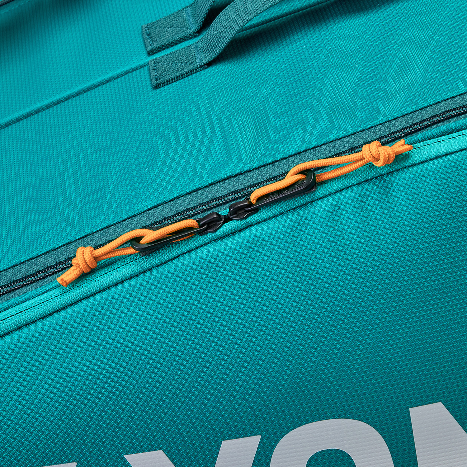 Yonex BAG92426DKG Pro 6 Pack Badminton Tennis Racket Bag Dark Green zipper focus view