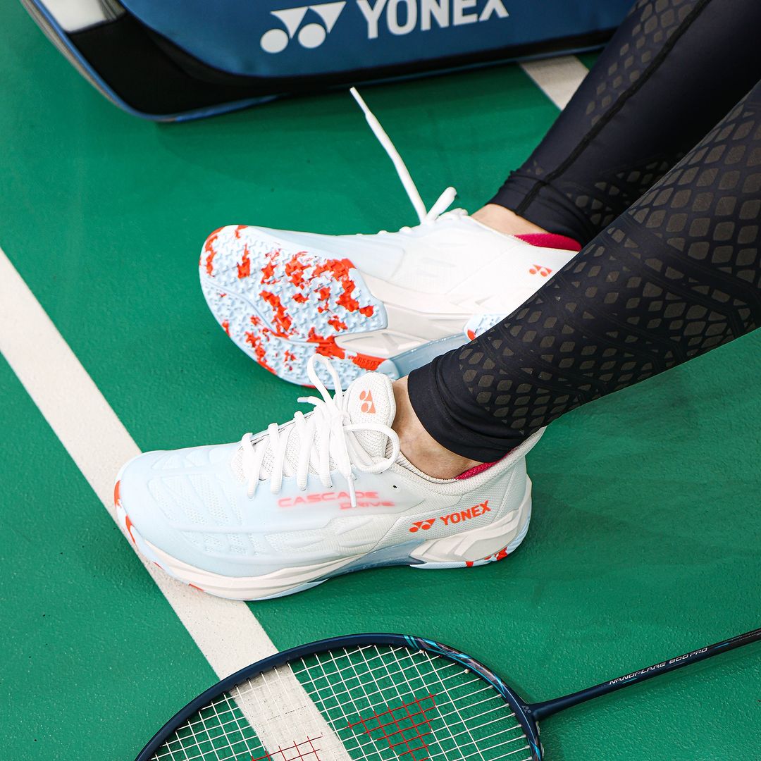 Yonex Cascade Drive 2 (White/Water Blue) Wearing View