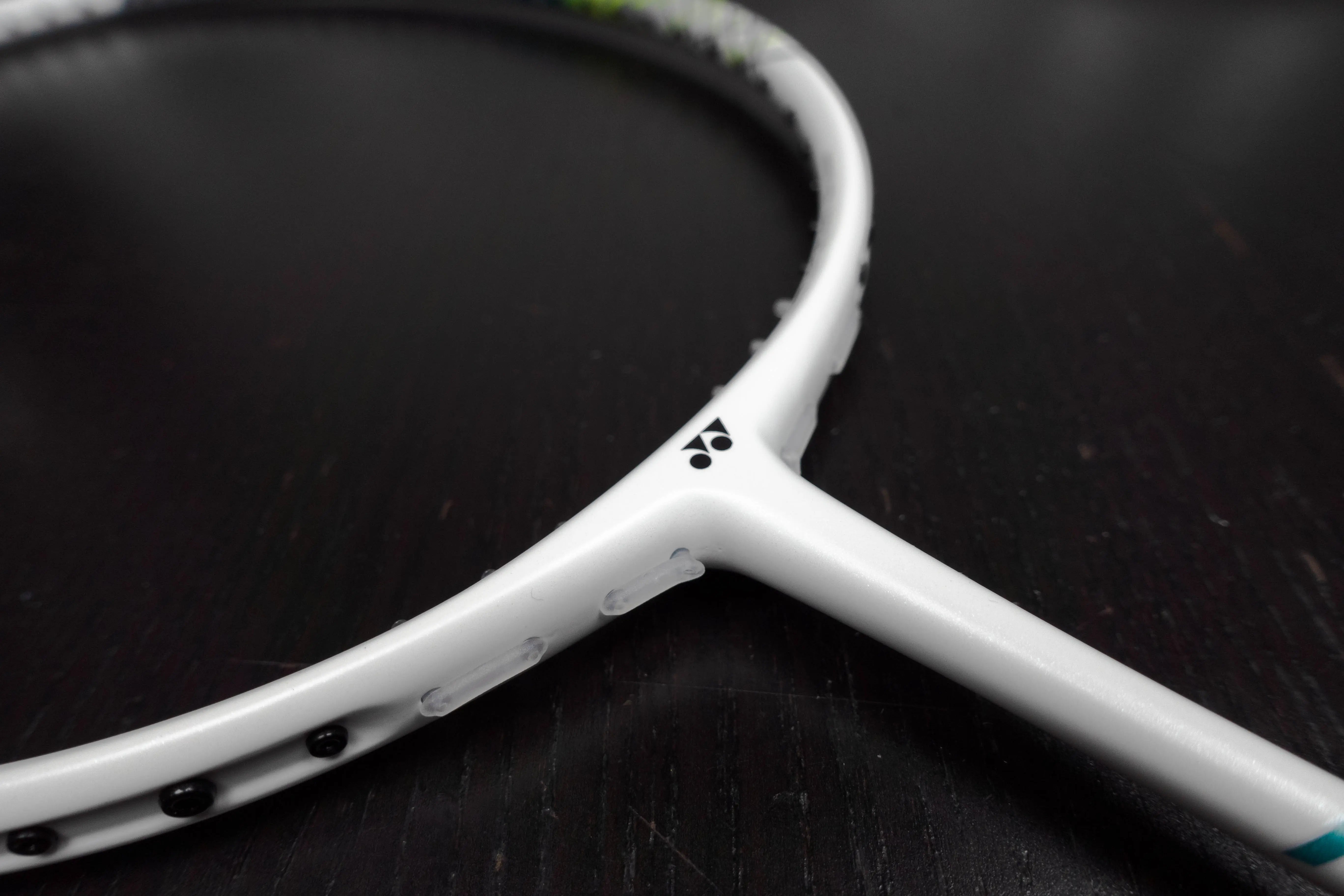 Yonex Nanoflare 555 (Matte White) Joint View