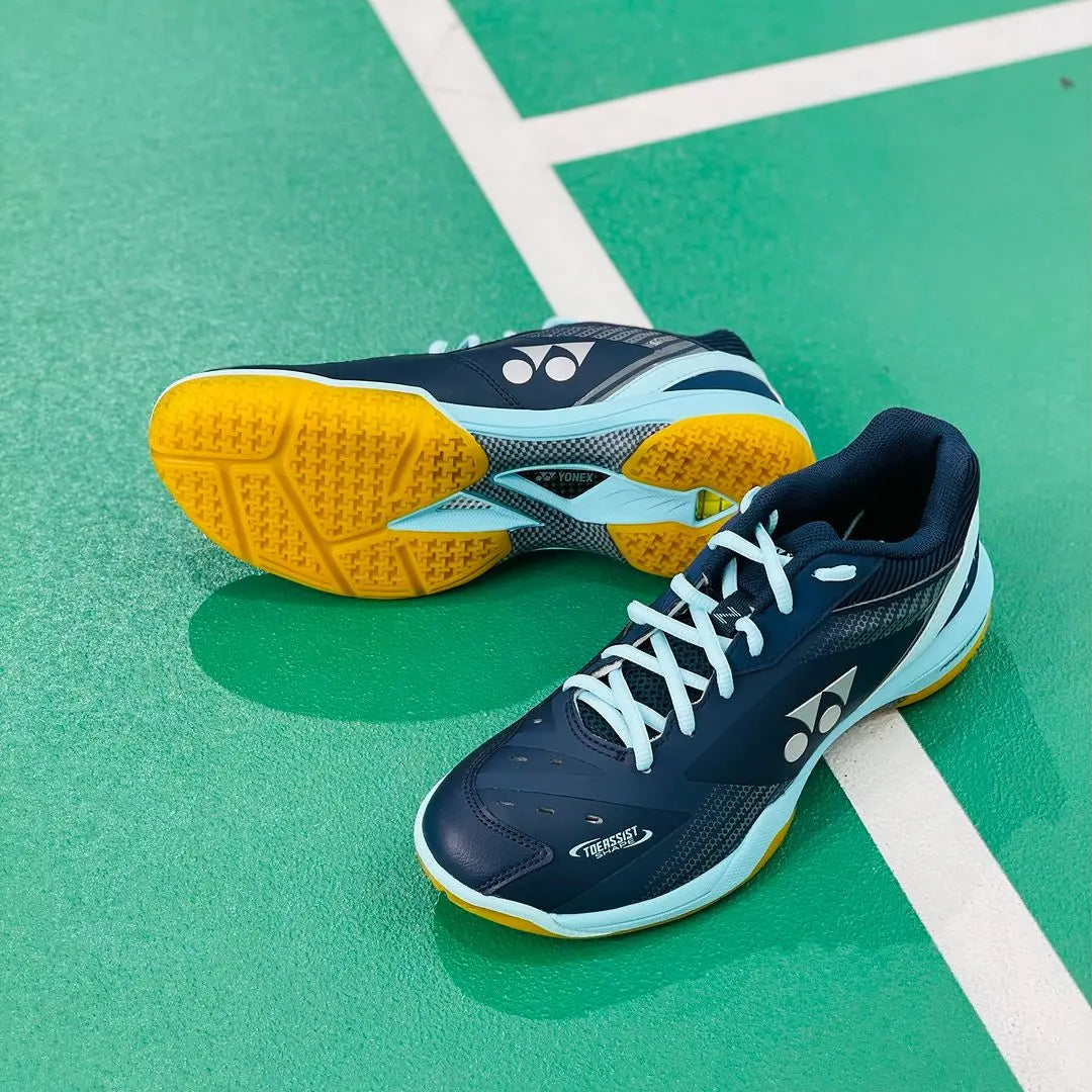 Yonex Power Cushion 65 Z3  Women's Shoe (Navy Saxe) On Court View
