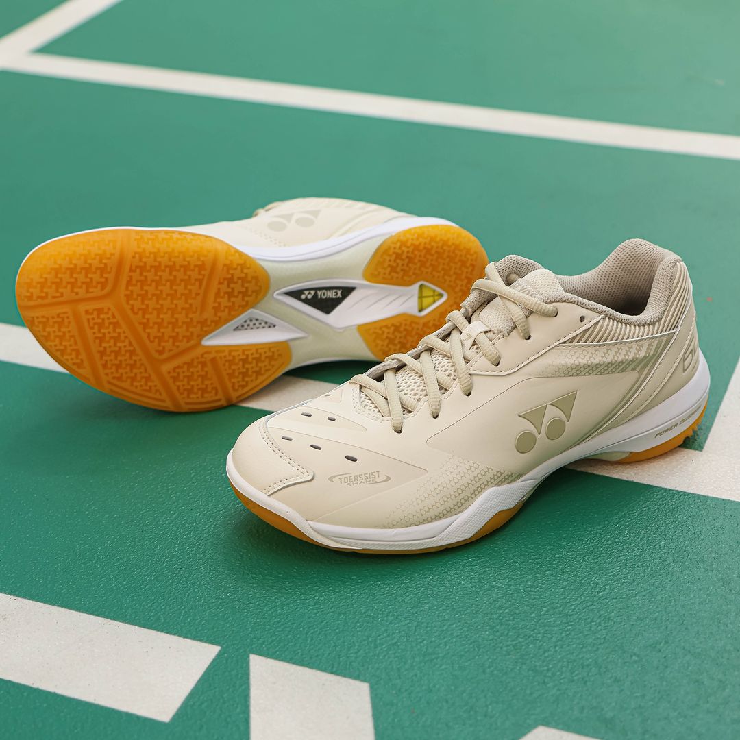 Yonex Power Cushion 65 Z C90 Wide Unisex Limited Edition (Natural) On the Court