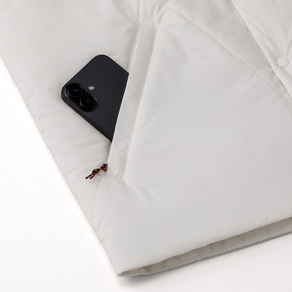 Yonex x Viktor Axelsen Unisex Padded Vest 90098W (White)