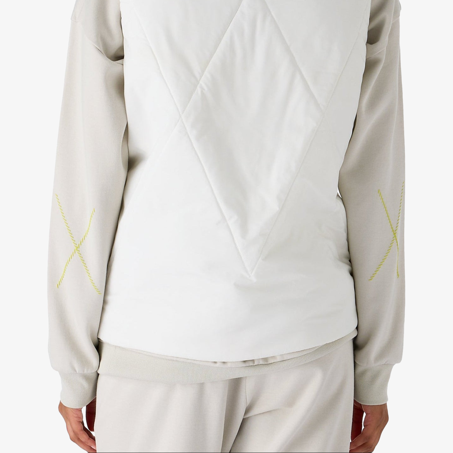 Yonex x Viktor Axelsen Unisex Sweat Shirt 30101GRB (Grayish Beige)