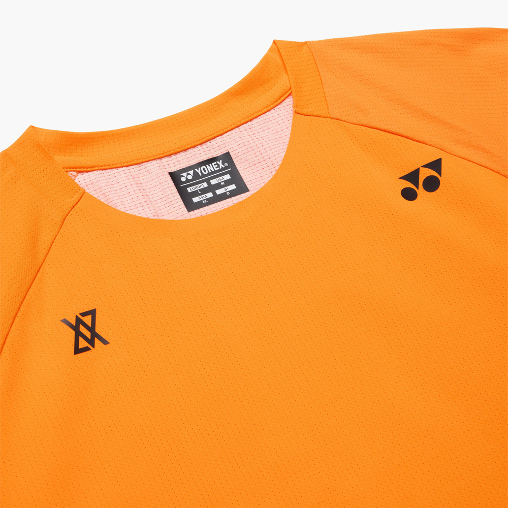Yonex x Viktor Axelsen Unisex T-Shirt 16824FO (Flash Orange Yonex x Viktor Axelsen Unisex T-Shirt 16824FO (Flash Orange